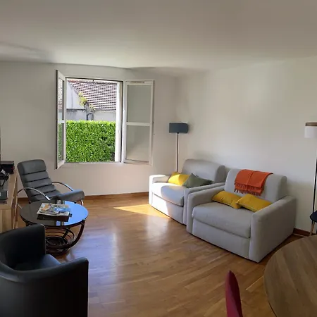 Standing Avec Jardin, 4 Personnes, Strategiquement Situe Appartement Mantes-la-Jolie