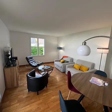 Standing Avec Jardin, 4 Personnes, Strategiquement Situe Mantes-la-Jolie