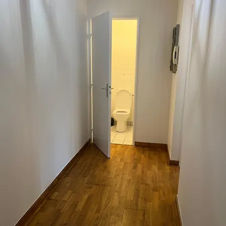 Apartment Standing Avec Jardin, 4 Personnes, Strategiquement Situe