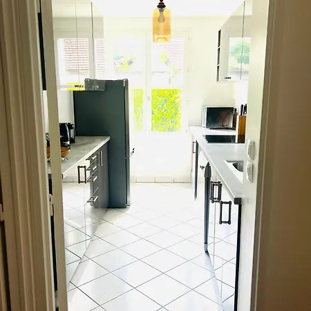 Apartment Standing Avec Jardin, 4 Personnes, Strategiquement Situe